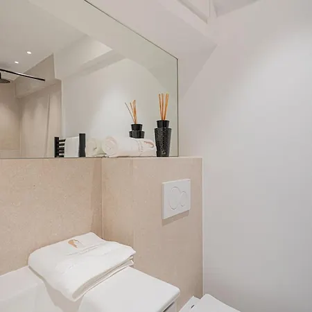 Casa Tropezina - Center - 1 Min Port Apartment